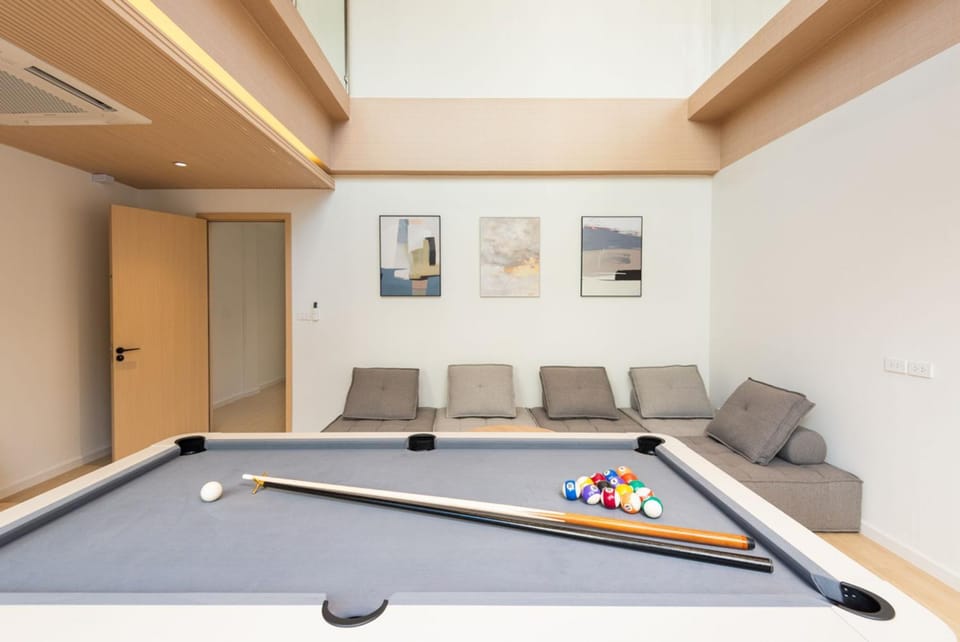 Billiard, Seating area, Entertainment, air conditioner