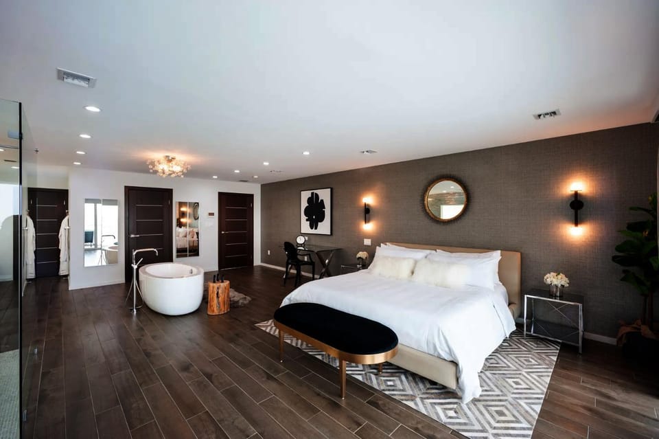 Bed, Bedroom, Bath