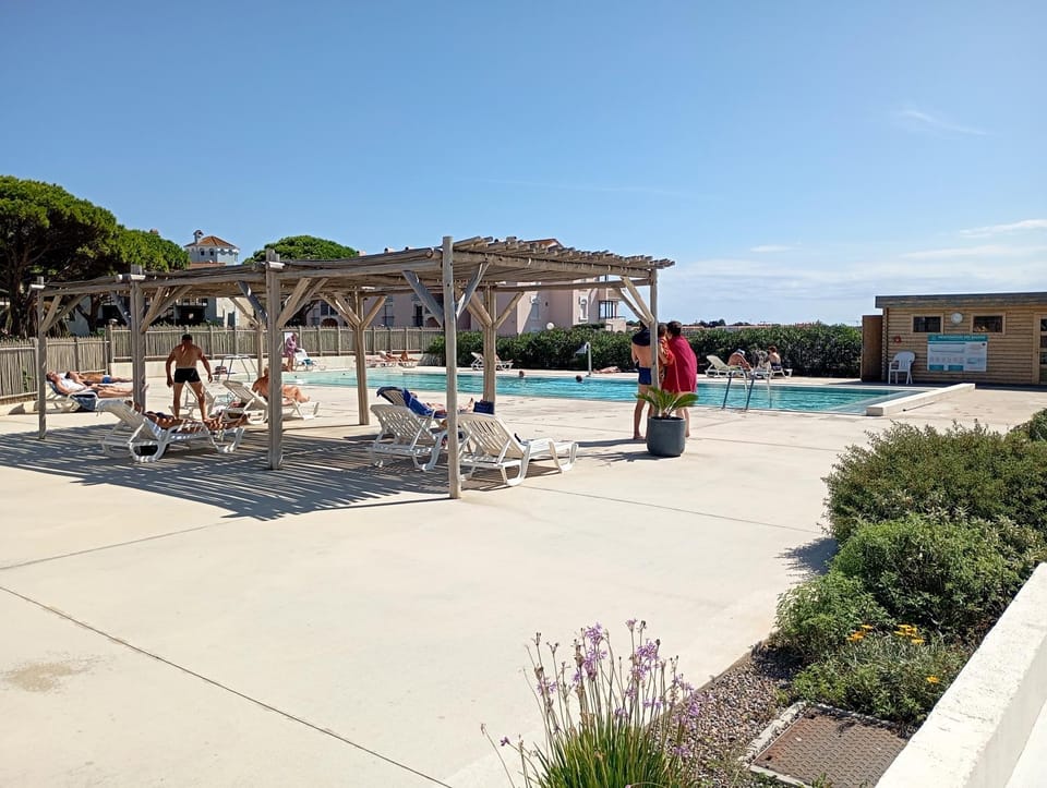 Day, People, Pool view, Swimming pool