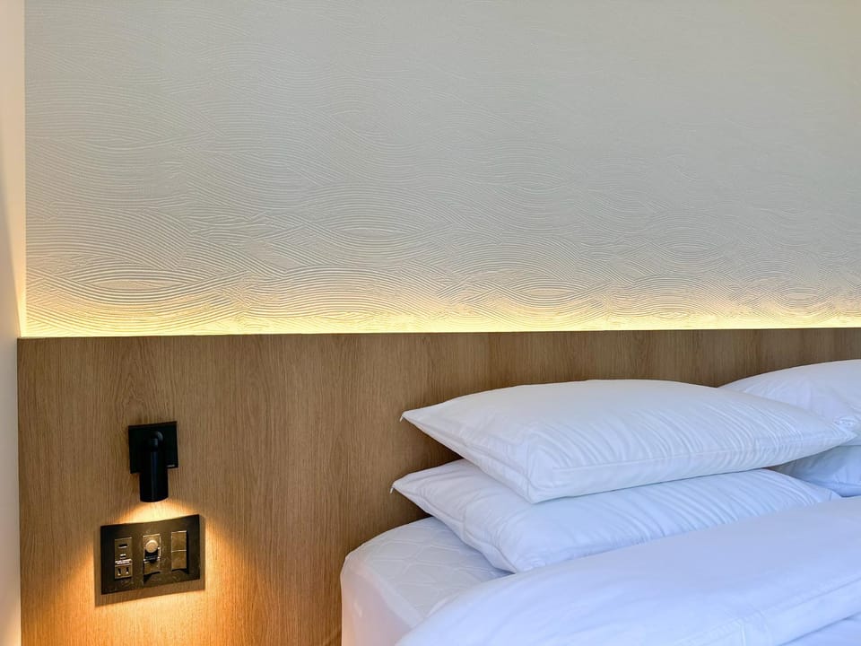 Chalet Hikaru - A Light-Filled Luxury Retreat 4BR Chalet in Hakuba