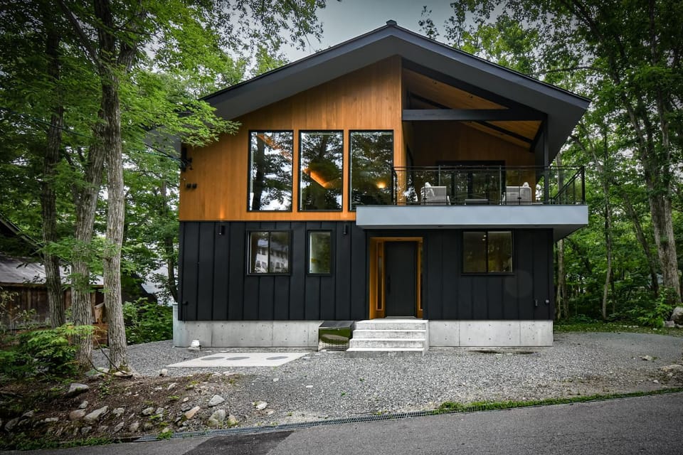 Chalet Hikaru - A Light-Filled Luxury Retreat 4BR Chalet in Hakuba
