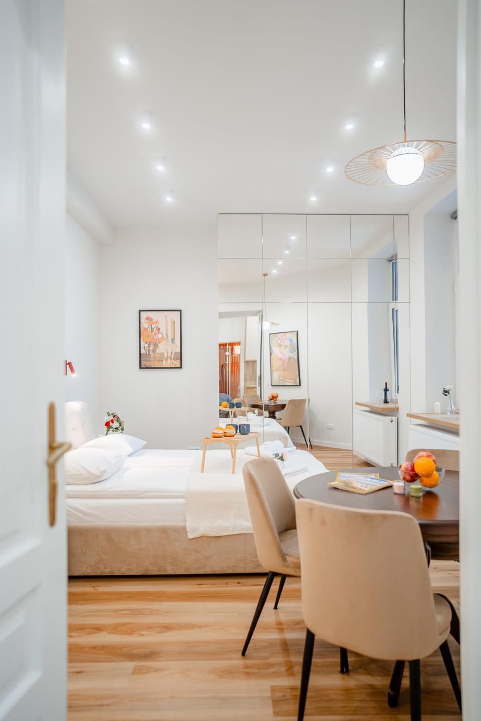 Bed, Living room, Photo of the whole room, Seating area, Bedroom