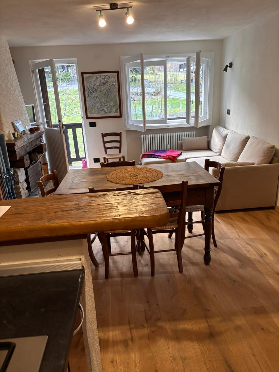 Living room, Seating area, Dining area