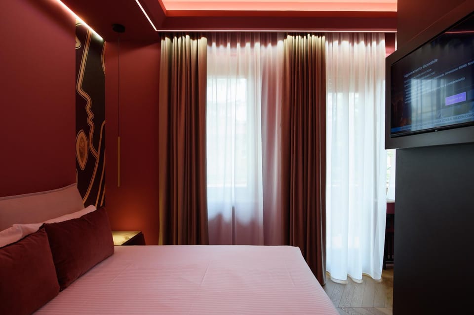 Bed, TV and multimedia