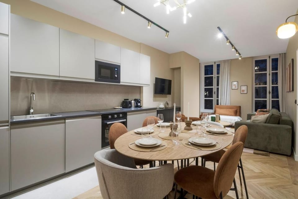 Elegant 3-room air-conditioned apartment in the heart of Le Marais Inn in Paris