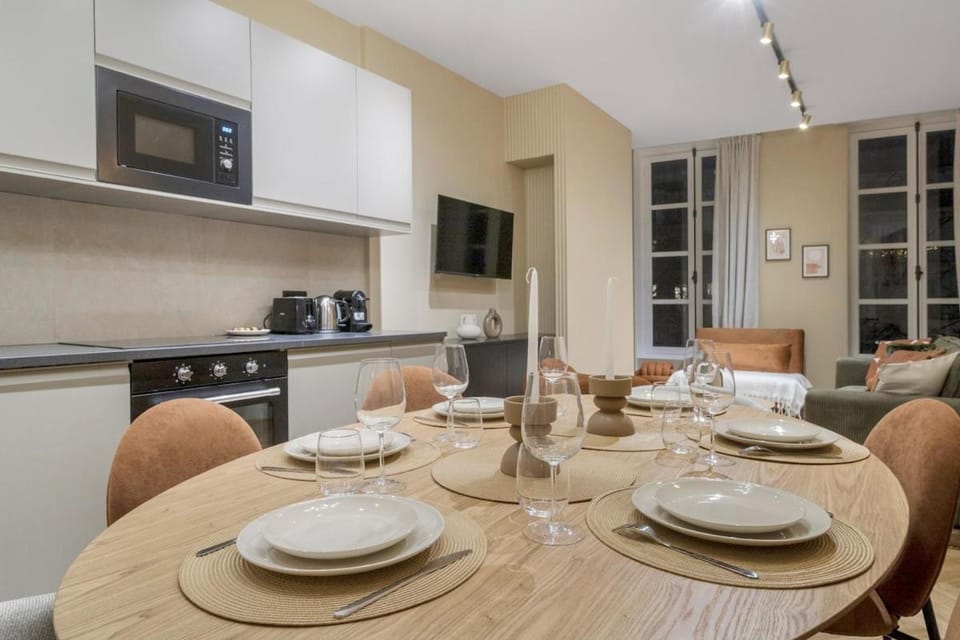 Elegant 3-room air-conditioned apartment in the heart of Le Marais Inn in Paris