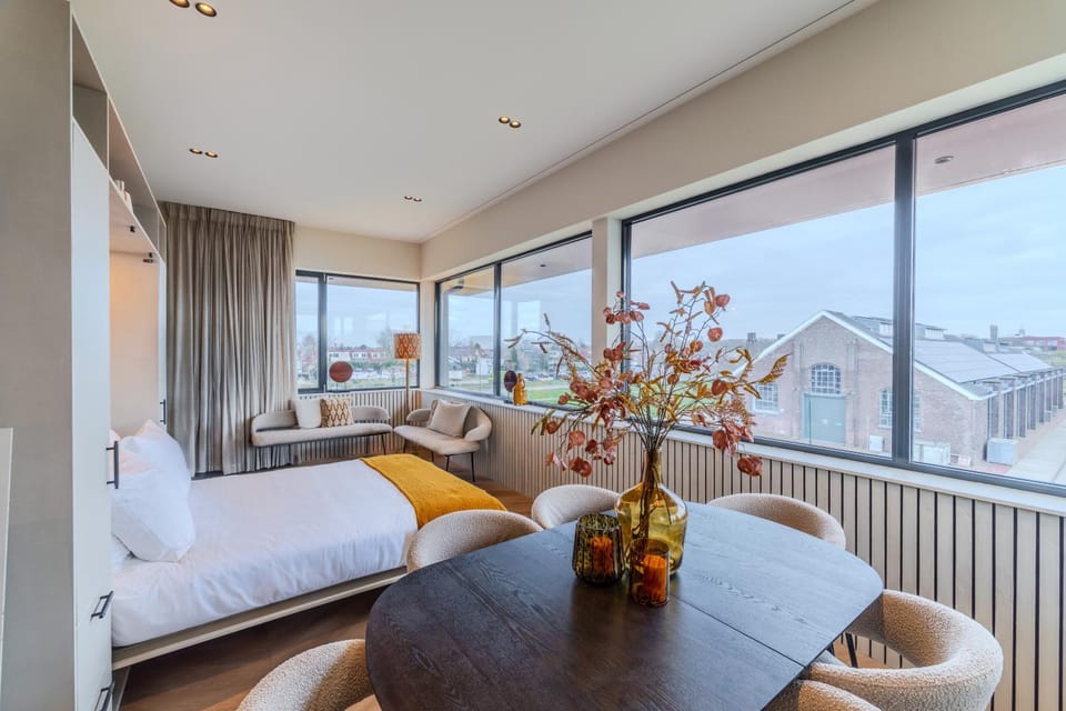 Bed, View (from property/room), Living room, Photo of the whole room, Seating area, Bedroom