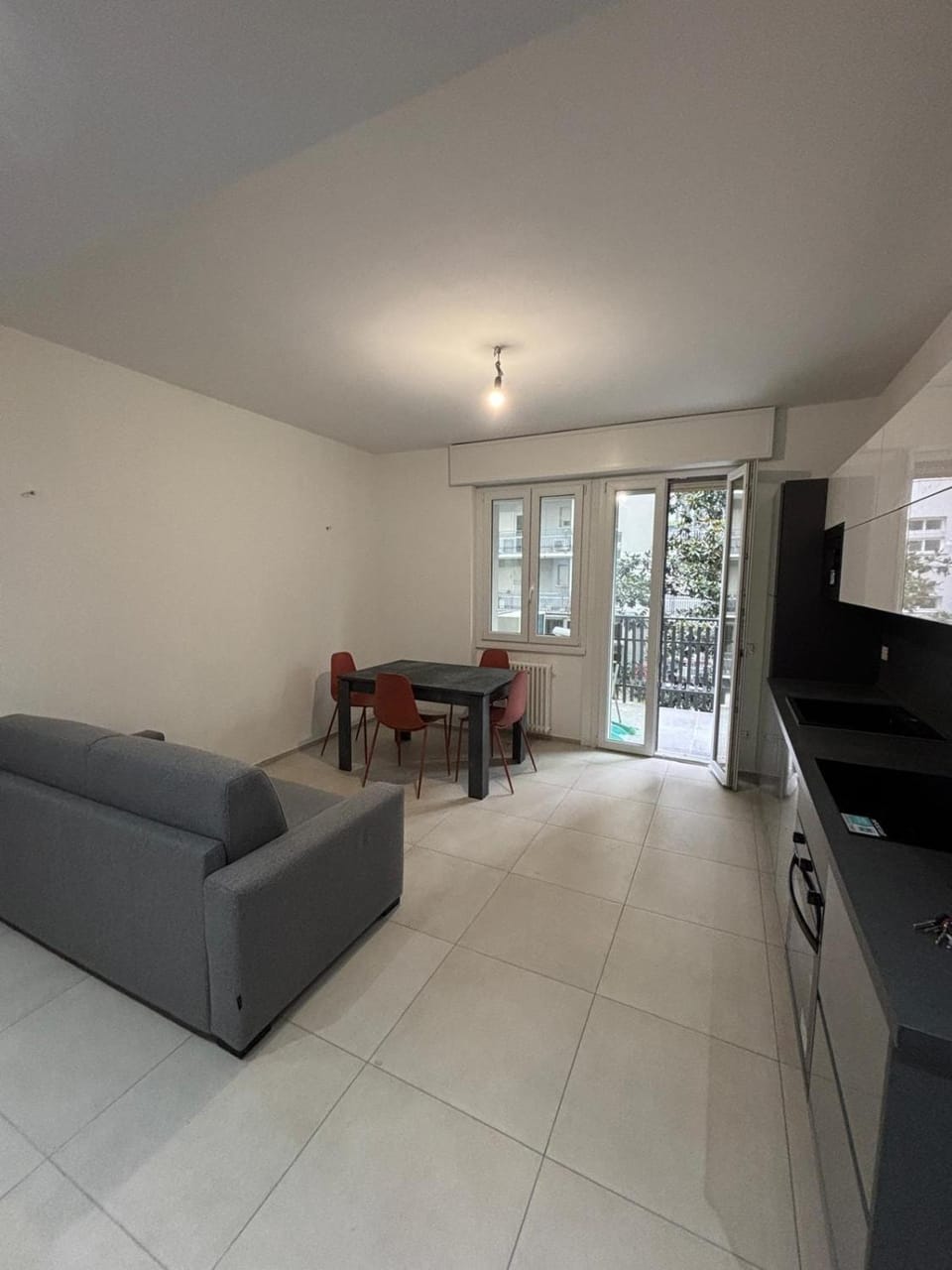 TV and multimedia, Kitchen or kitchenette, Living room, Seating area, Dining area