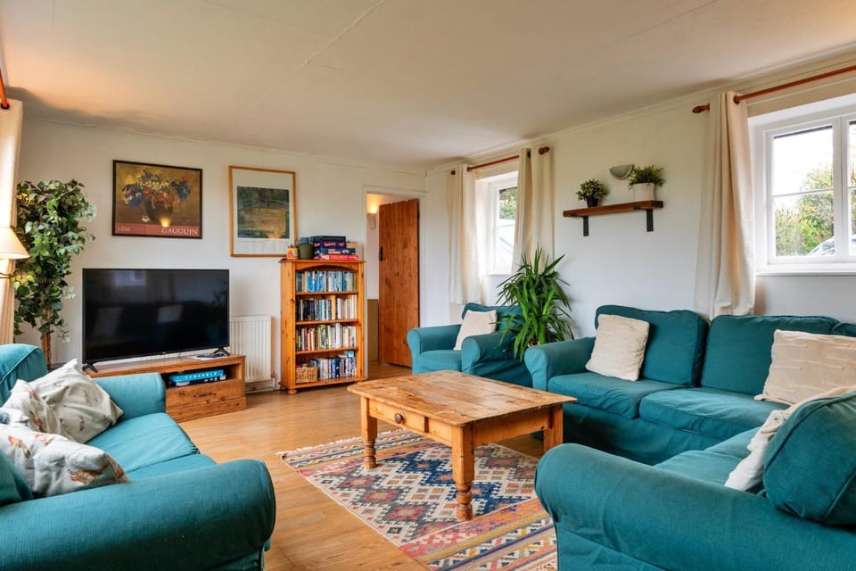 Communal lounge/ TV room, Living room