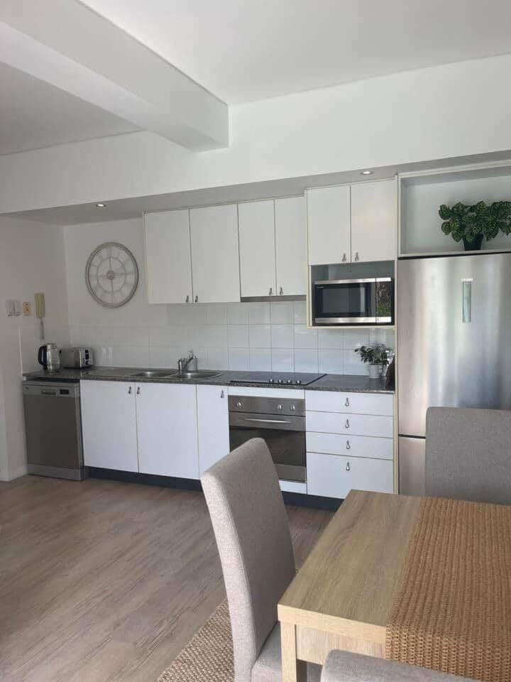 Inner City Gem next to St Andrews Hospital & Park Apartment in Brisbane City