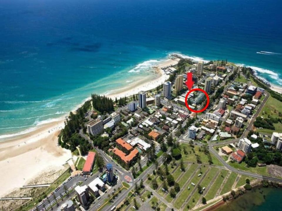 Rainbow Retreat - 3 Bed Ocean Views, SPA on Roof Terrace Apartment in Tweed Heads