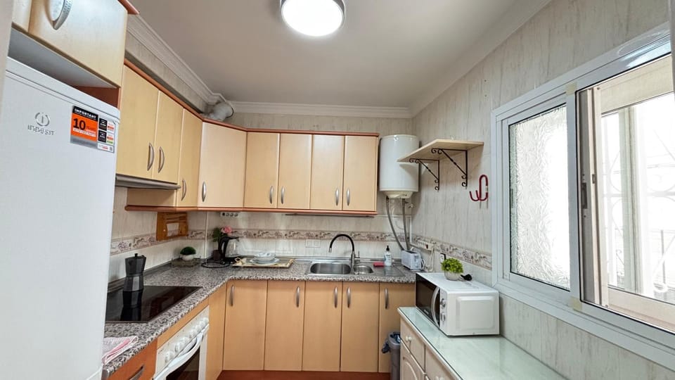 Kitchen or kitchenette, oven, pet friendly, stove, toaster