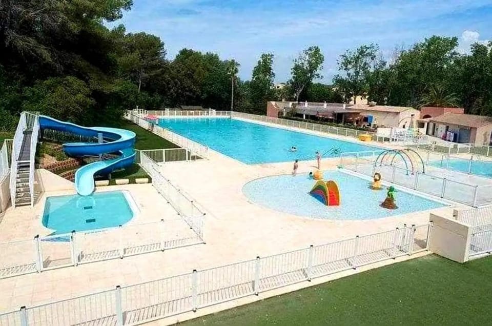 Le Camélia - Clim - Piscine - Plages & Terrasse Apartment in Six-Fours-les-Plages