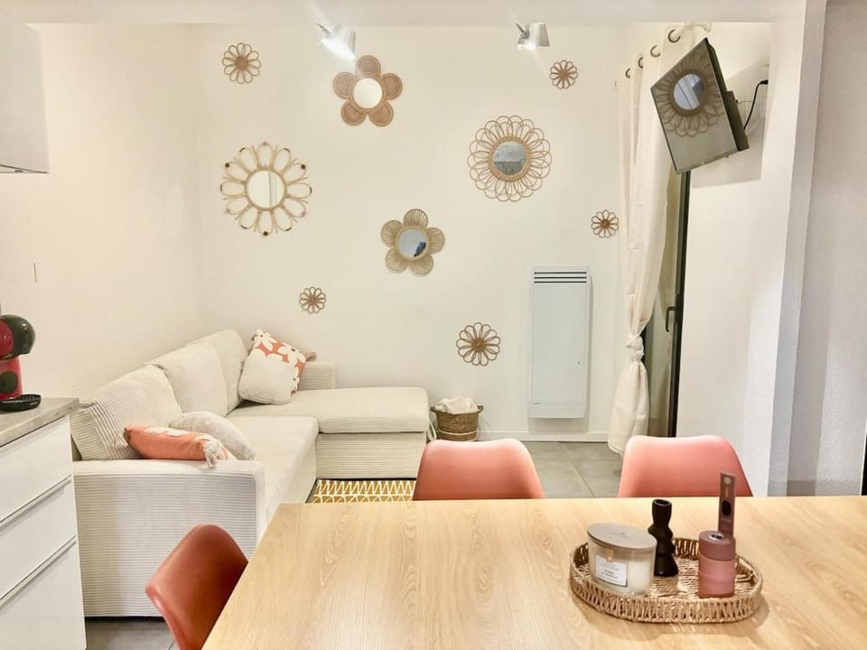 Le Camélia - Clim - Piscine - Plages & Terrasse Apartment in Six-Fours-les-Plages