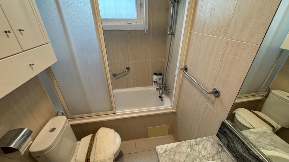 Toilet, Bathroom, Bath, towels