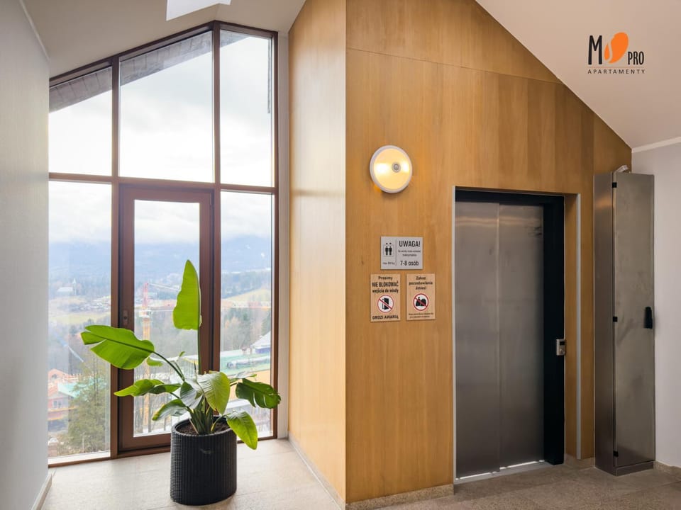 View (from property/room), City view, elevator