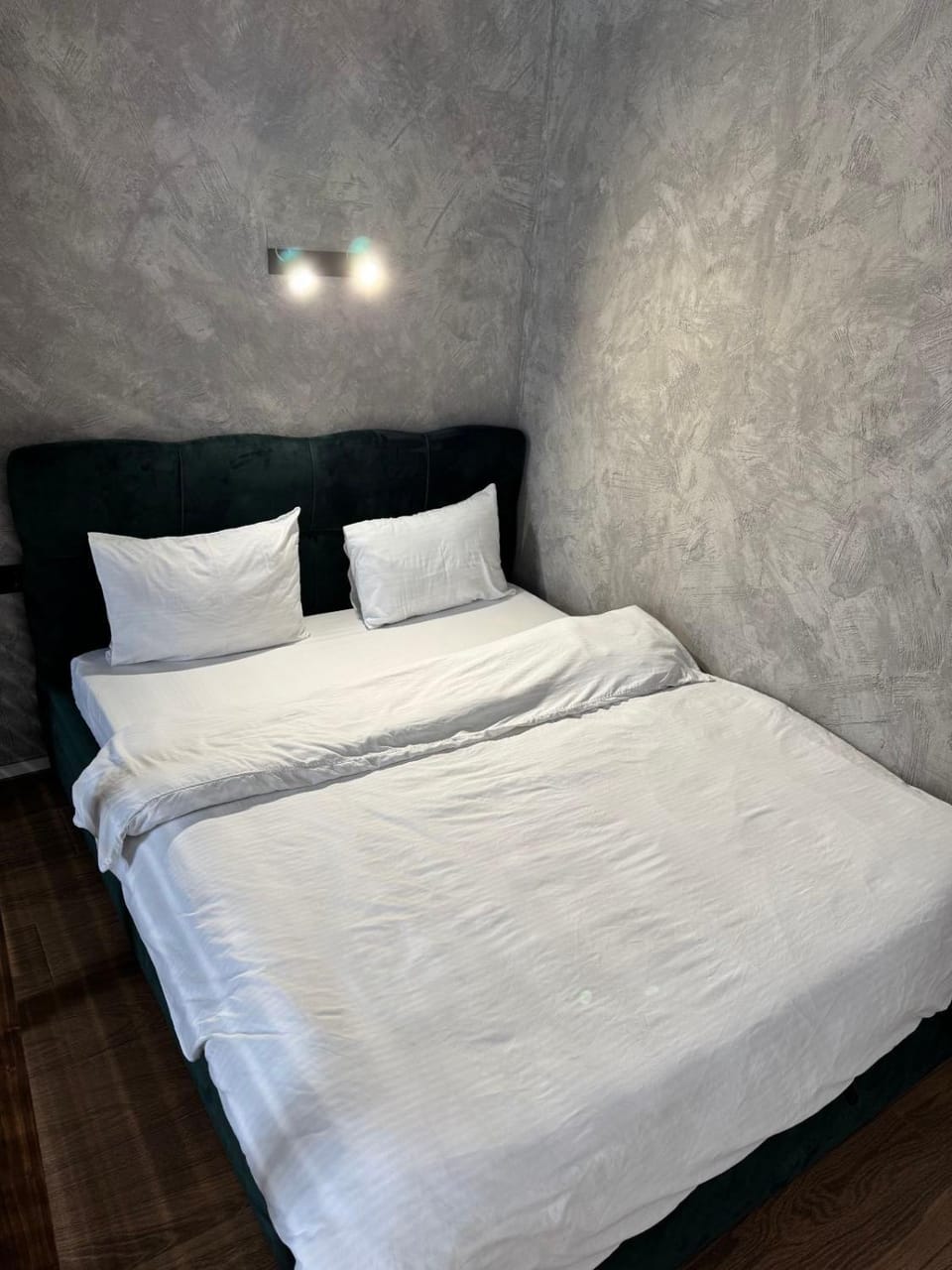 Сучасна студія з гойдалкою в ЖК Енергія Apartment in Ukraine