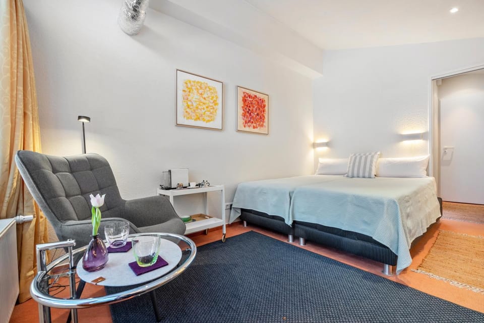 Living room, Bedroom