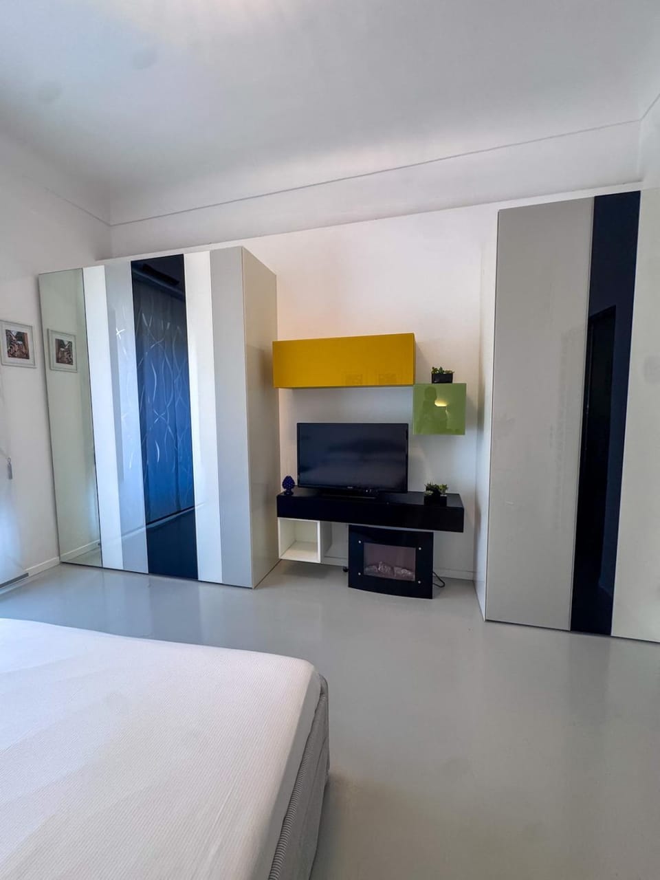TV and multimedia, Bedroom, wardrobe