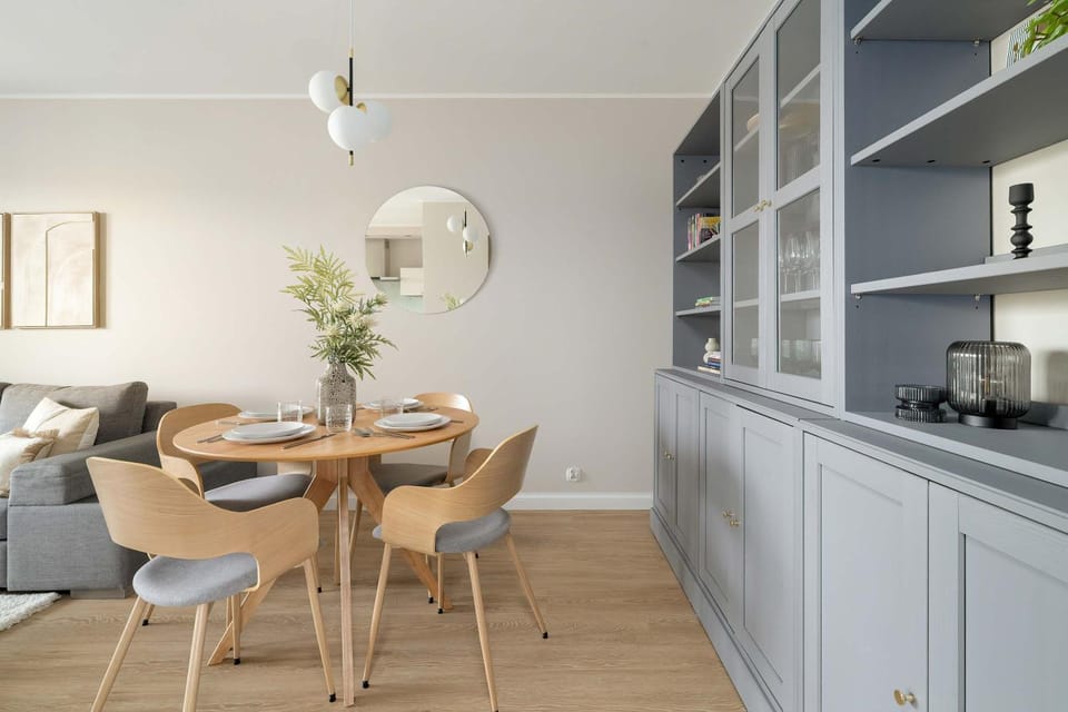 Seating area, Dining area