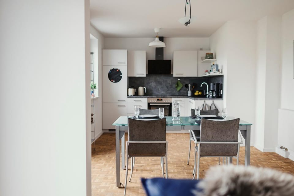Property building, Kitchen or kitchenette, Living room