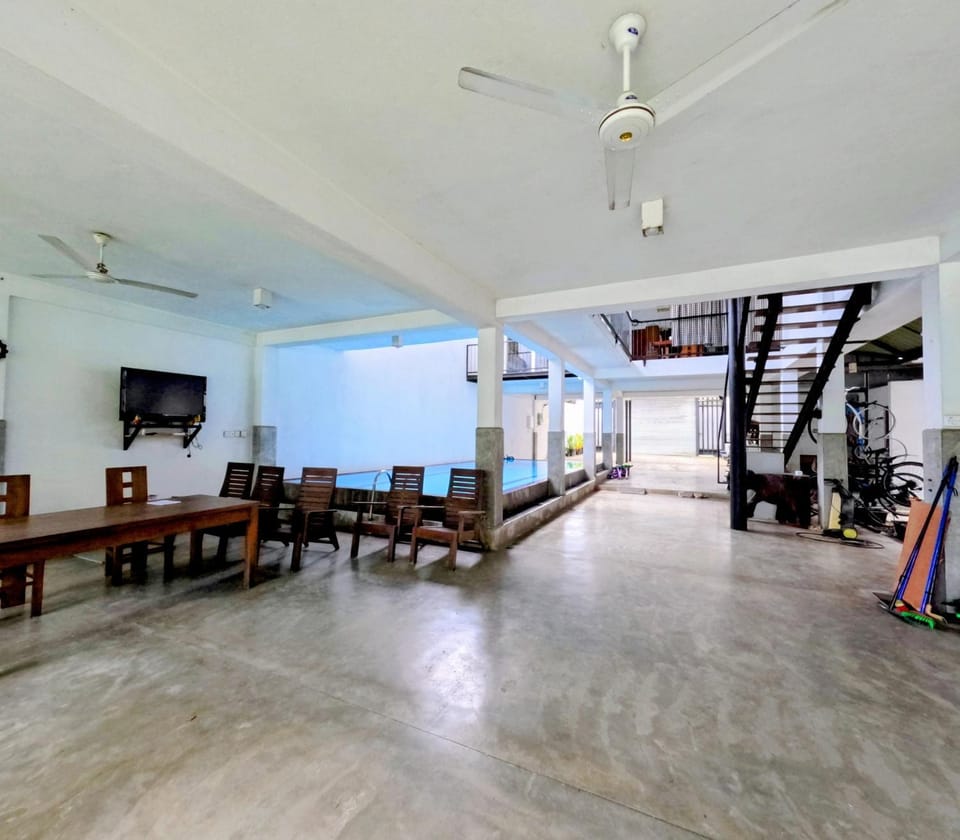 Communal lounge/ TV room, TV and multimedia, Living room, Seating area, Evening entertainment