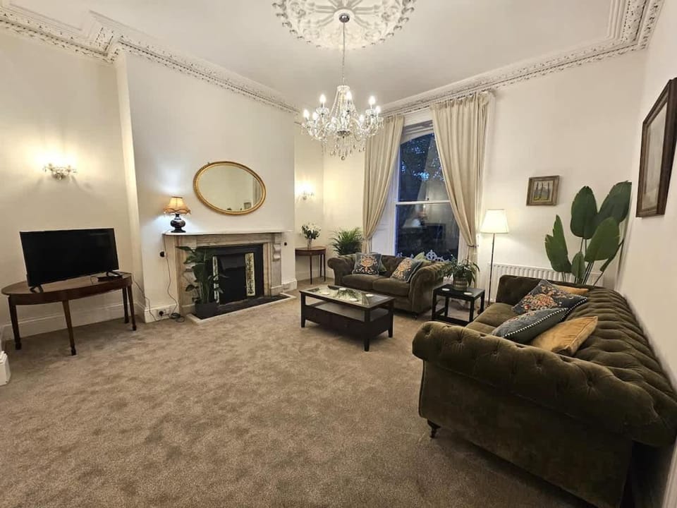 Period home newly renovated great neighbourhood House in Dublin