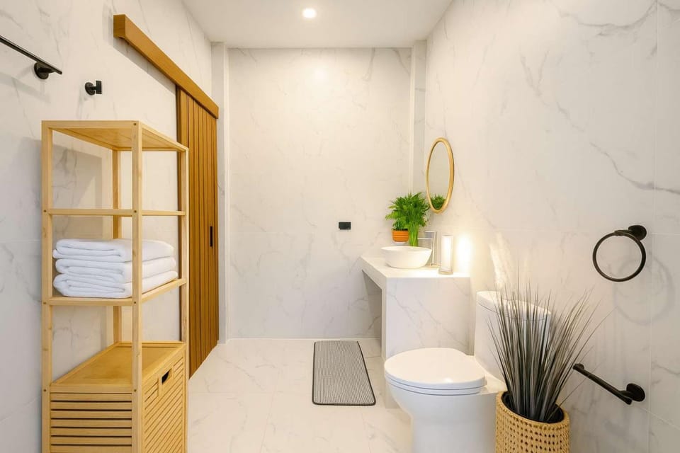 Toilet, Bathroom, towels