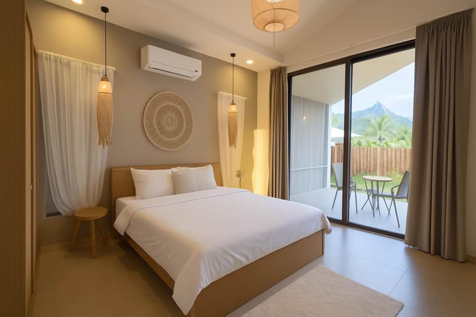 Bed, Photo of the whole room, Bedroom, Mountain view, air conditioner