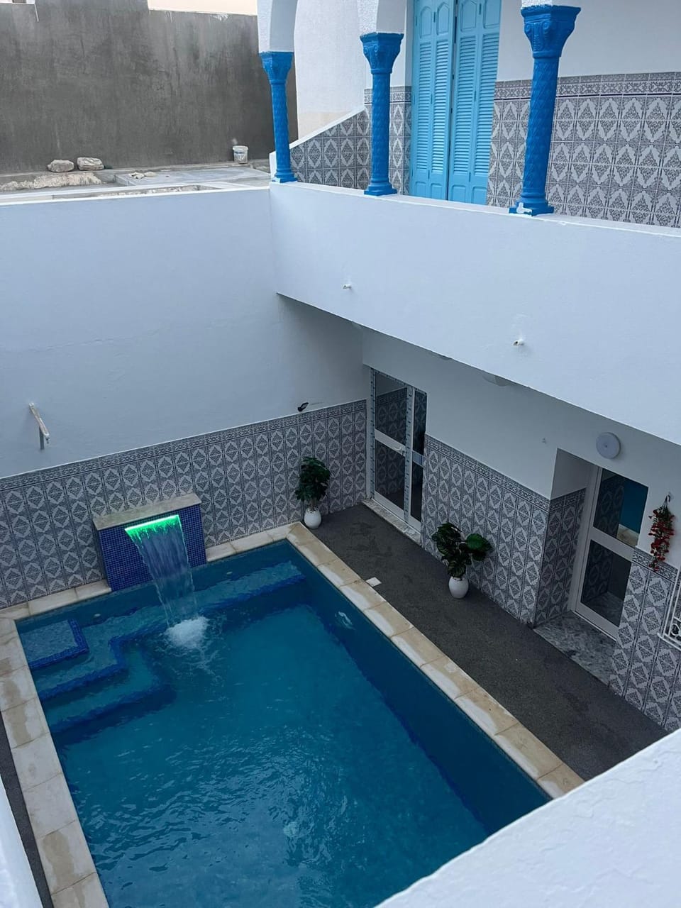Swimming pool