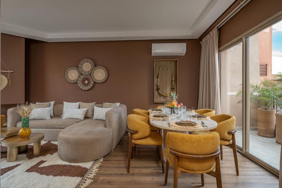 Living room, Dining area