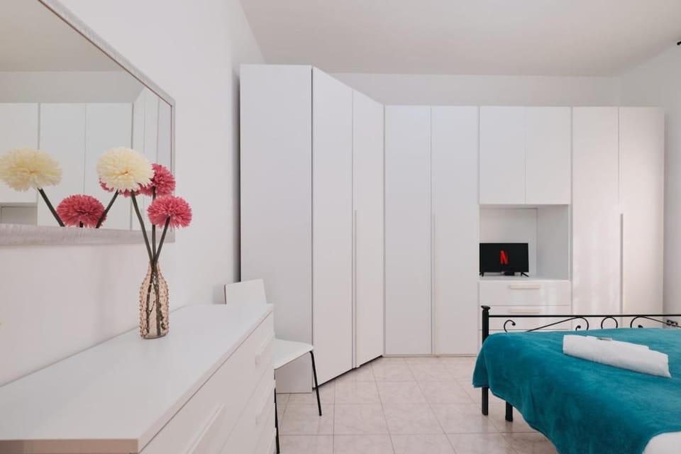 Modern Comfort & Private Patio 5 Min to Metro C Apartment in Rome