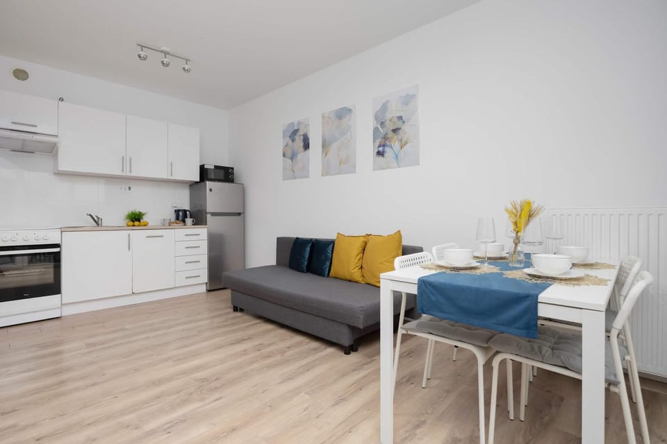 Kitchen or kitchenette, Living room, Seating area, Dining area, oven, stove