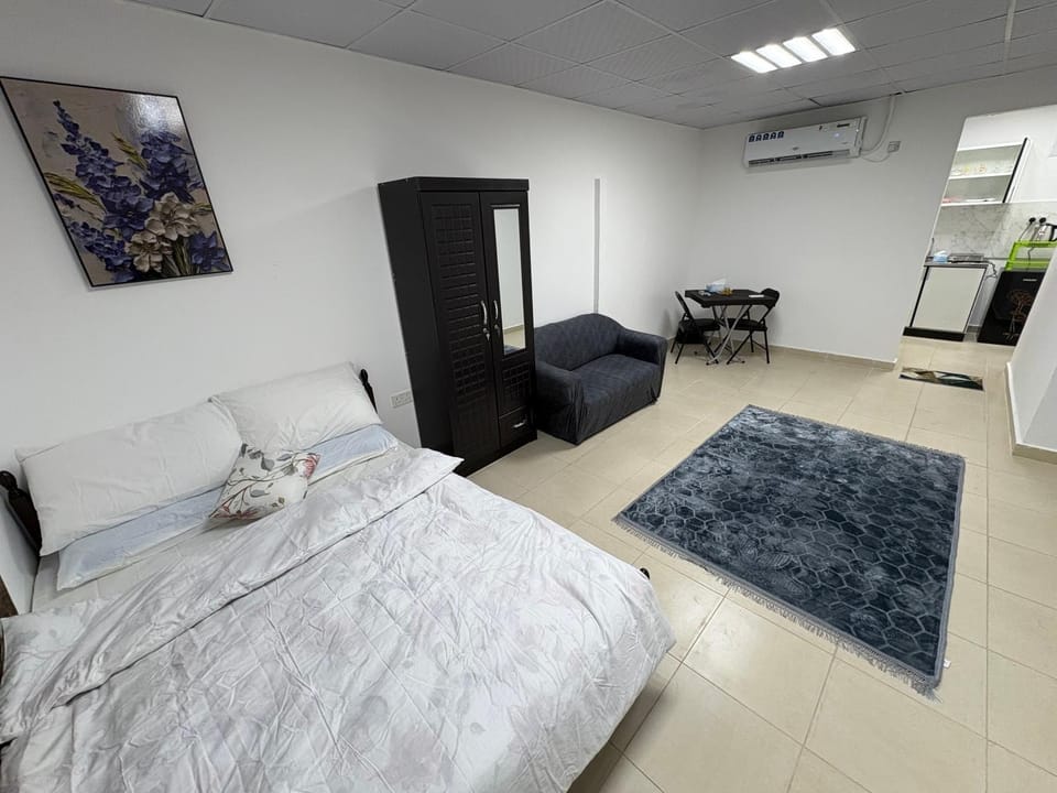 Living room, Seating area, Dining area, Bedroom