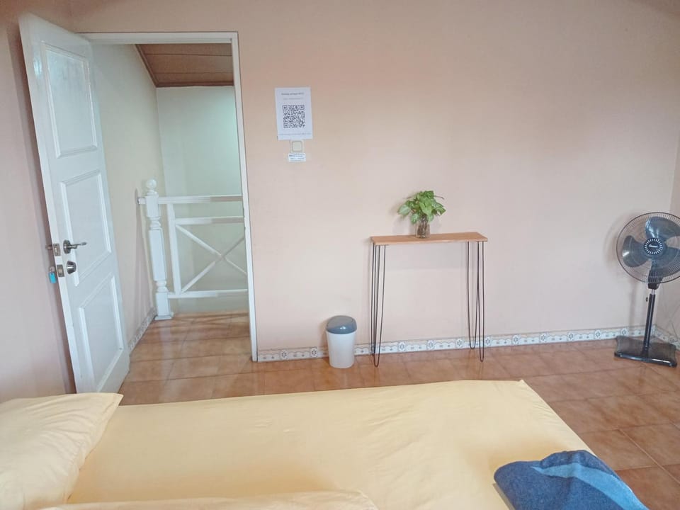 Home Stay Harian Villa Kota Bunga Q4-17 Vacation rental in West Java