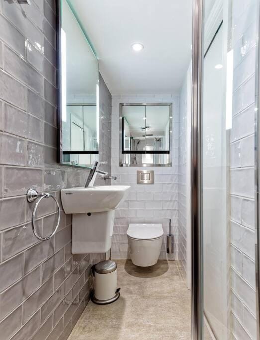 Nice Mezzanine - private balcony-Notting Hill Gate Apartment in City of Westminster