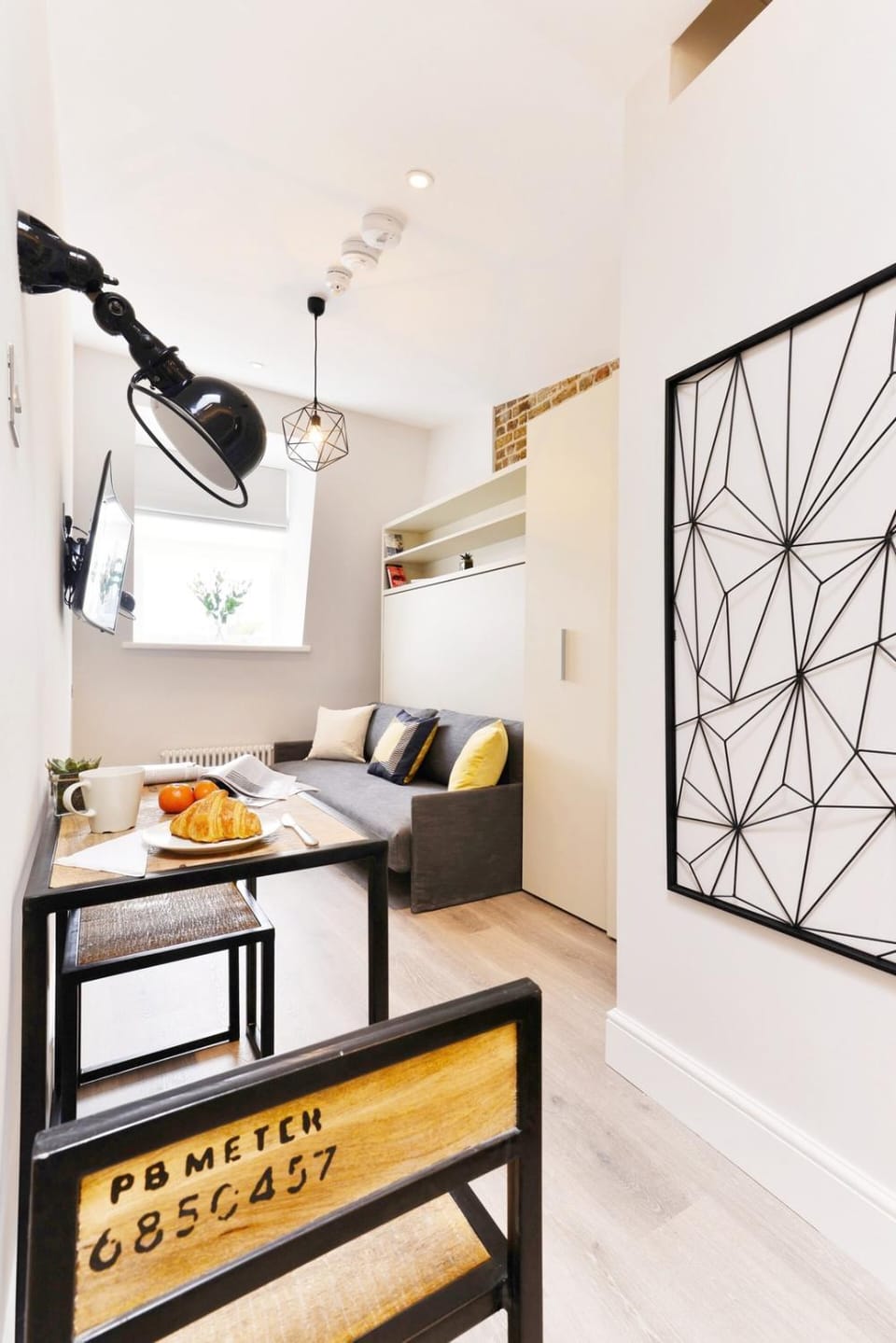 Lovely studio at Victorian Building-at 4th floor Apartment in City of Westminster