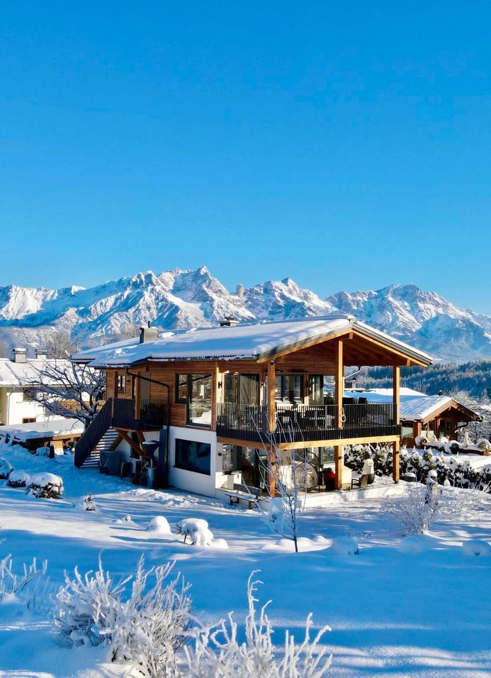 Property building, Day, Natural landscape, Winter, Mountain view
