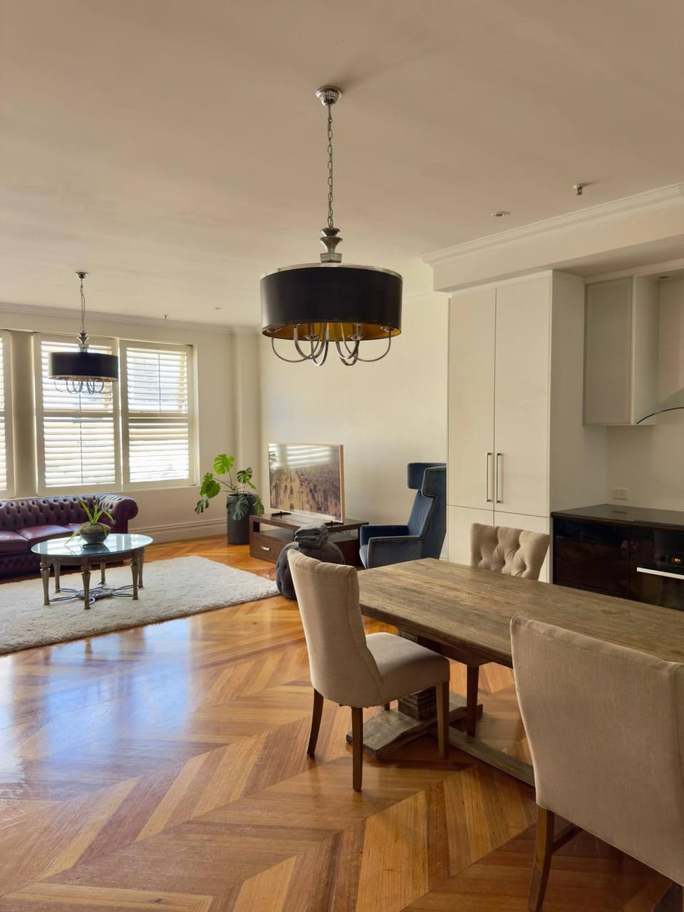 Living room, Decorative detail, Dining area