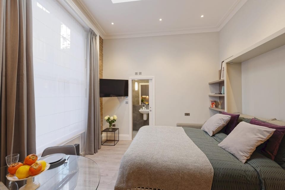Ground floor -studio-located in Notting Hill Gate Apartment in City of Westminster