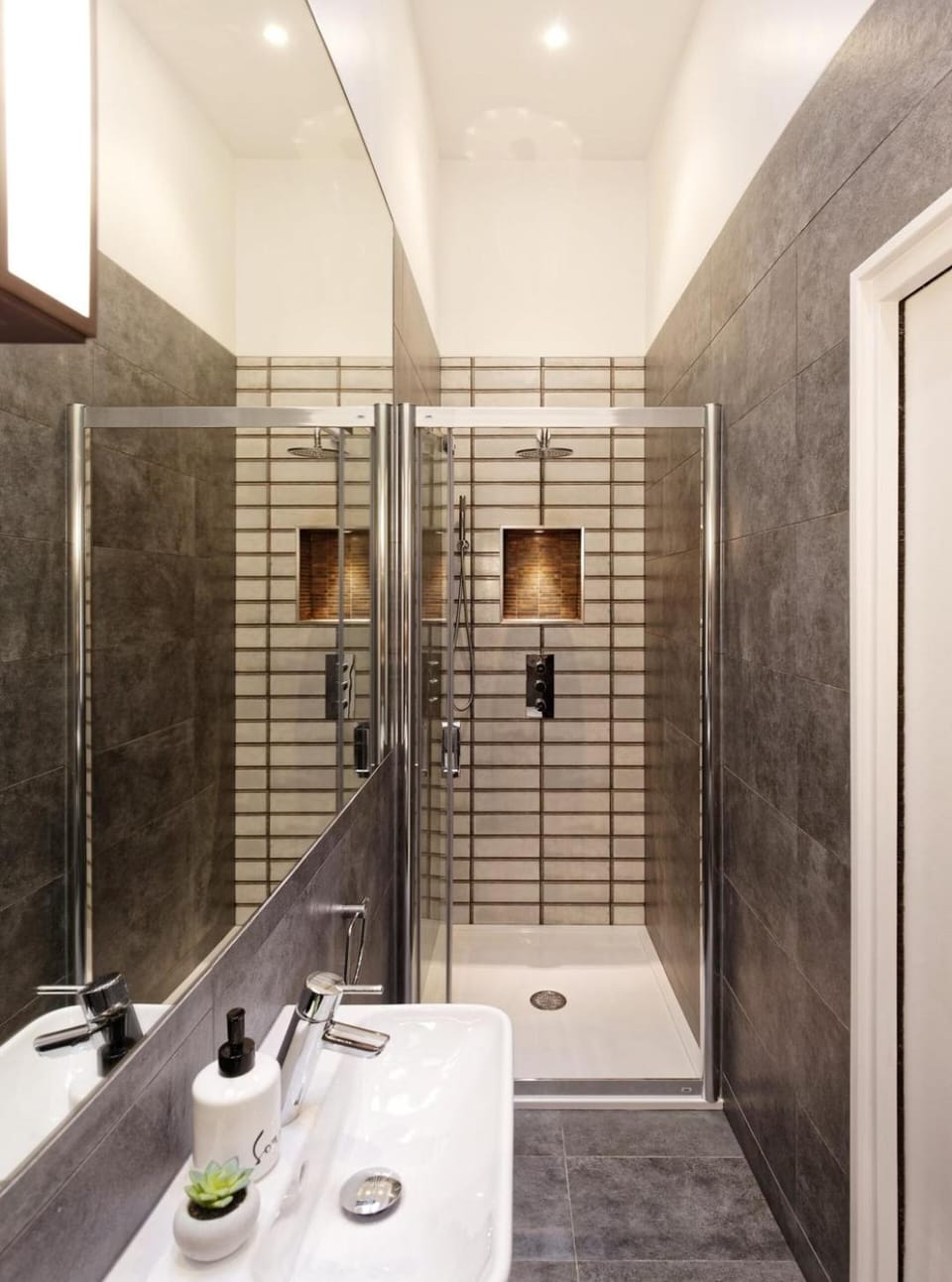 Ground floor -studio-located in Notting Hill Gate Apartment in City of Westminster