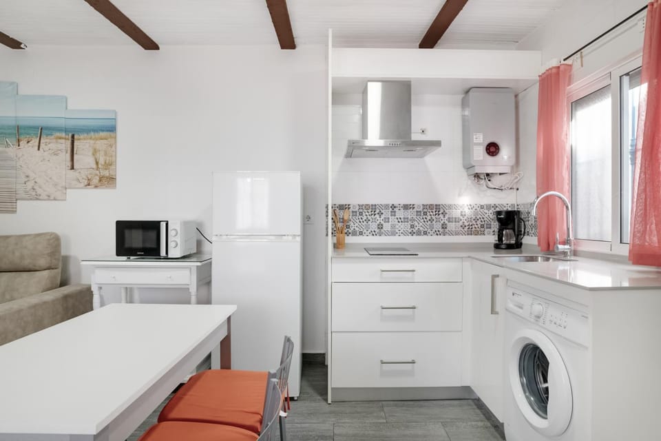 Kitchen or kitchenette, Living room