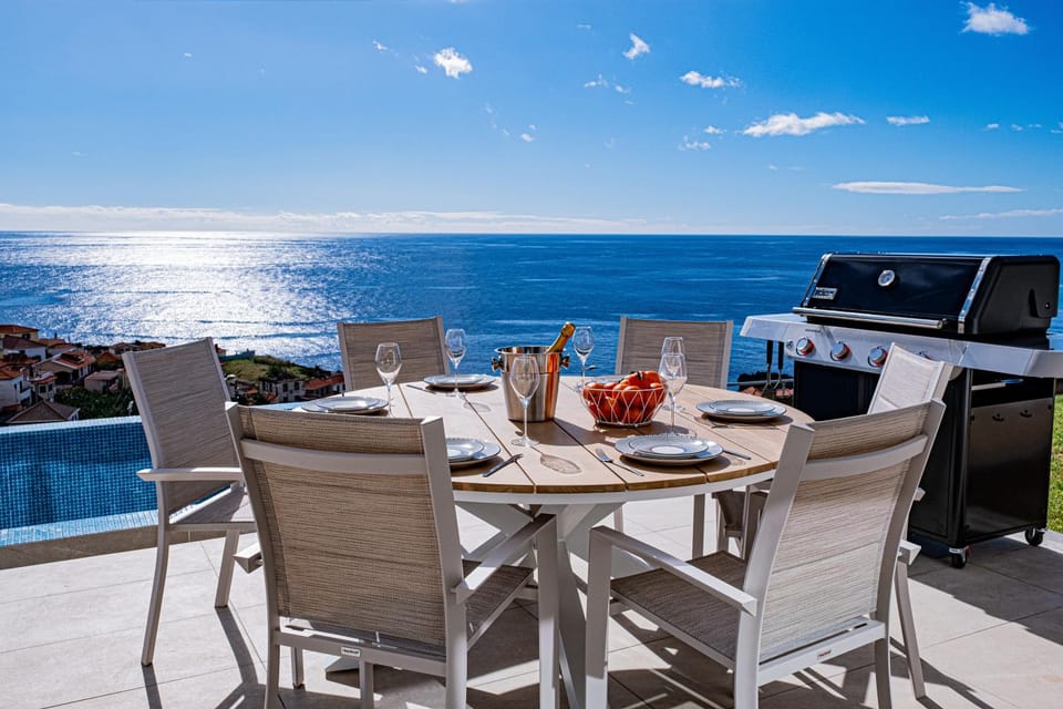 Patio, Natural landscape, BBQ facilities, Balcony/Terrace, Pool view, Sea view, sunbed