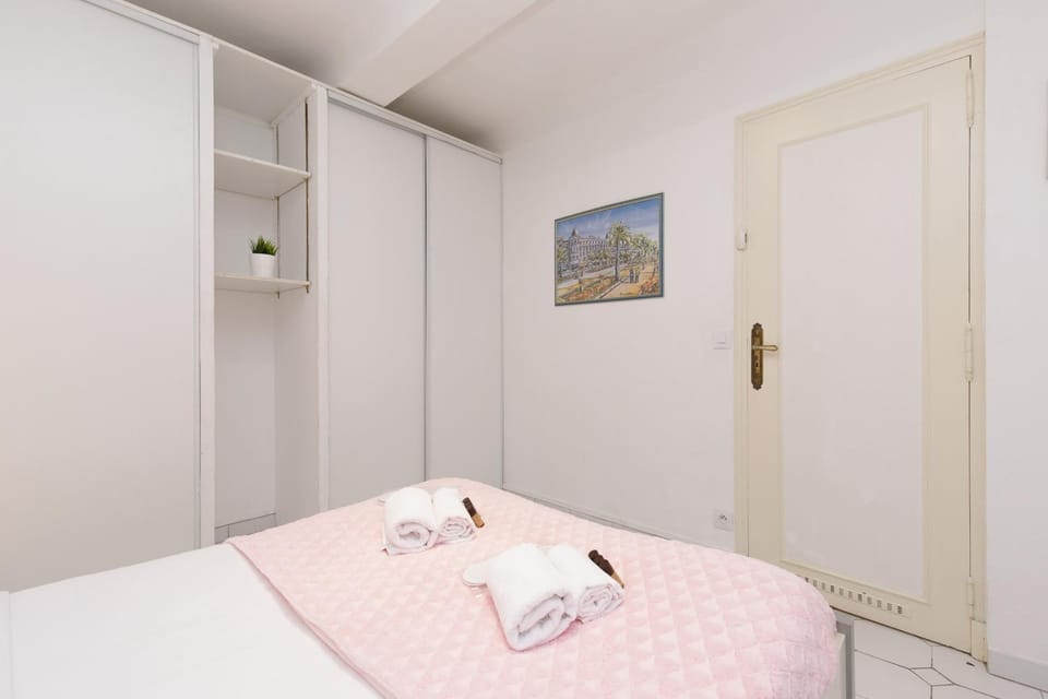 Volupte YourHostHelper Apartment in Cannes