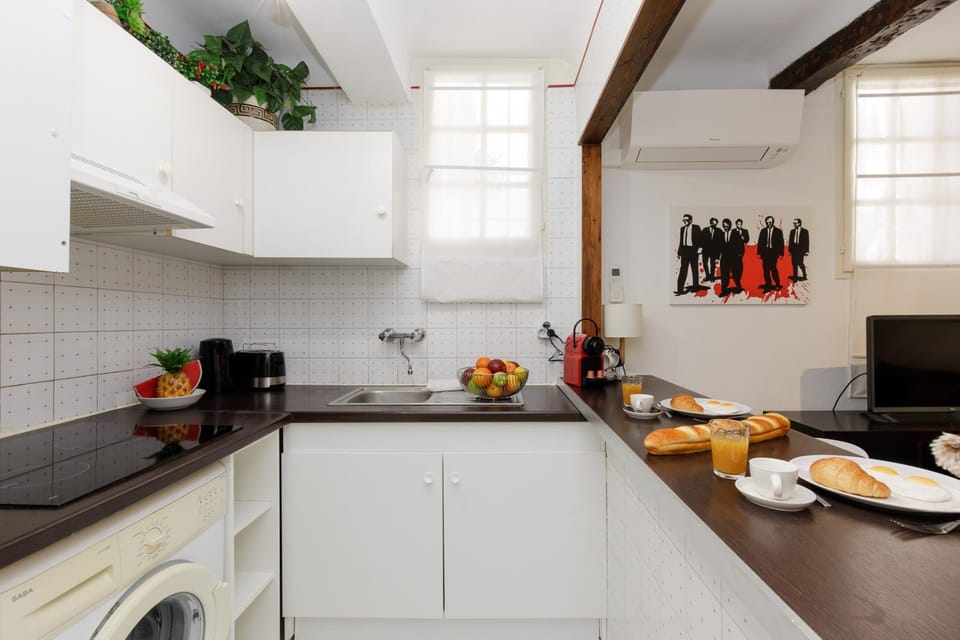 Volupte YourHostHelper Apartment in Cannes