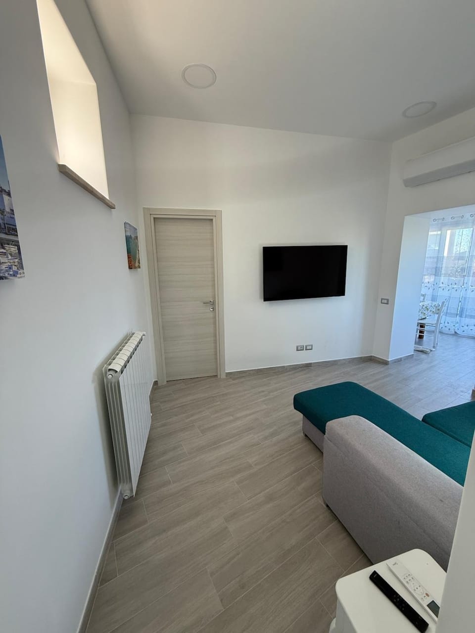 Communal lounge/ TV room, Living room