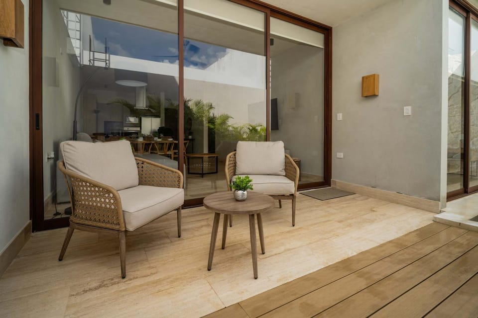 Villa con diseño moderno y alberca privada House in Cancun