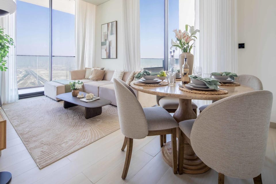 Living room, Seating area, Dining area