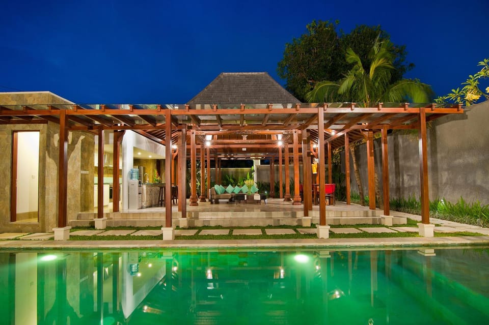 Swimming pool, Swimming pool