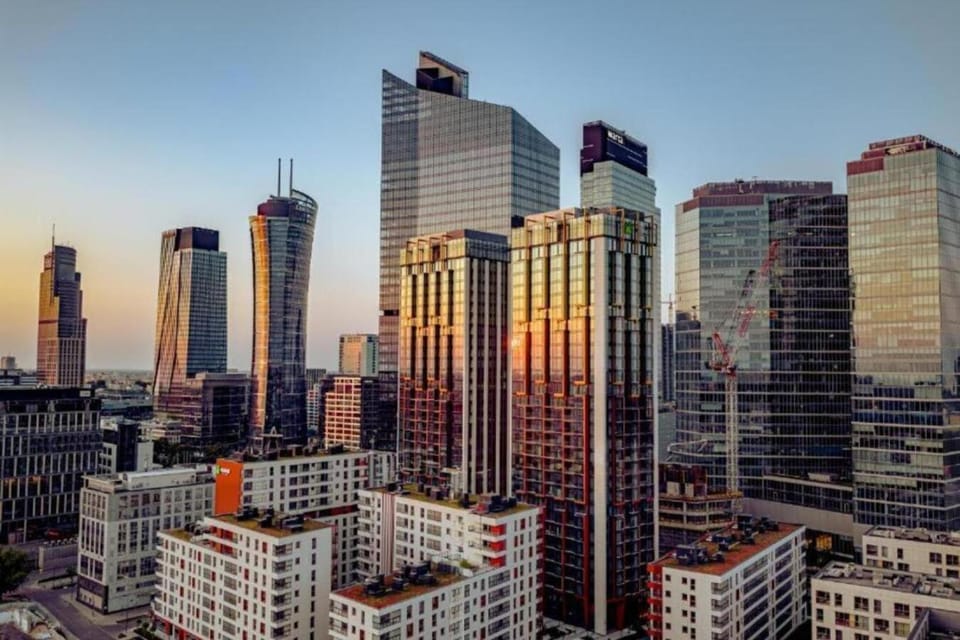Property building, Day, City view, Location